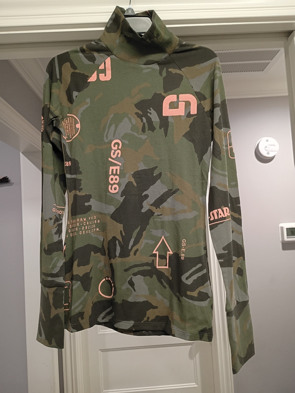 G-Star Camouflage Long-Sleeve Turtleneck Top - Pink Logo Accents Size Small New